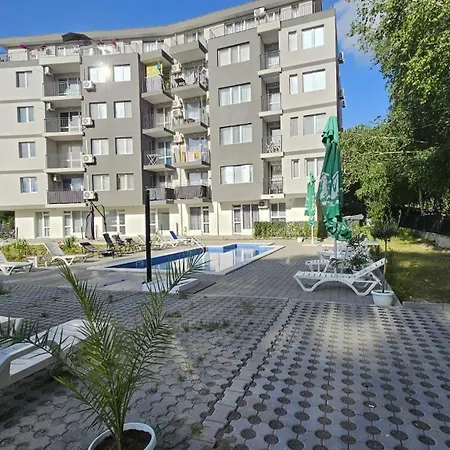 Апартамент New Life Summer Park Слънчев бряг
